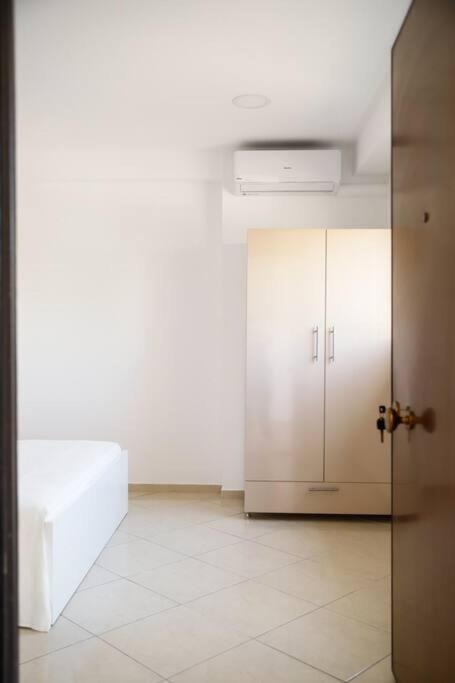 Cozy Apartment Near Airport Koropion Exterior photo