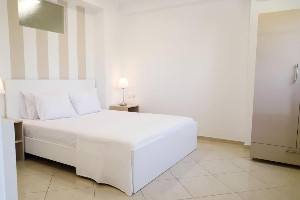 Cozy Apartment Near Airport Koropion Exterior photo